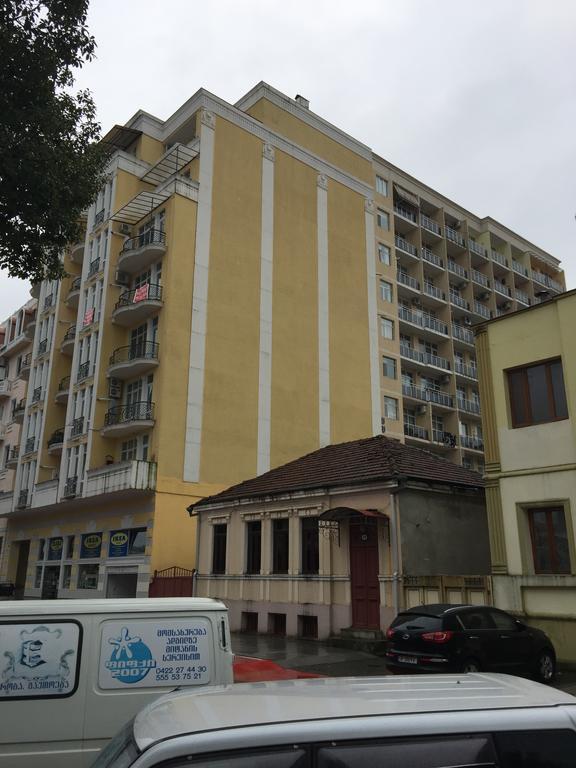 Apartment Pshavela 16 Batumi Exterior photo